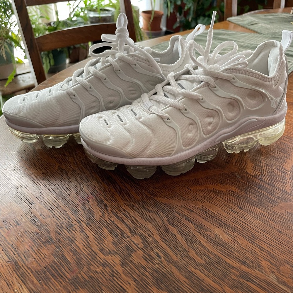 Nike Air Vapormax Plus White Sneakers